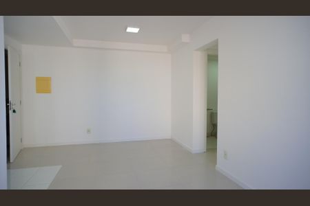 Sala  de apartamento à venda com 3 quartos, 82m² em Humaitá, Porto Alegre