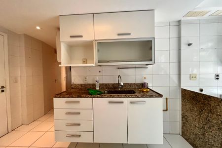 Apartamento para alugar com 107m², 3 quartos e 2 vagas Apartamento para alugar com 107m², 3 quartos e 2 vagasCozinha