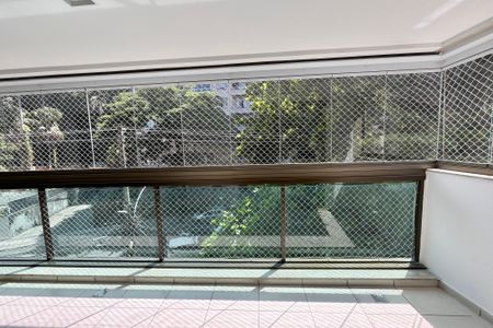 Apartamento para alugar com 107m², 3 quartos e 2 vagas Apartamento para alugar com 107m², 3 quartos e 2 vagasVaranda suite