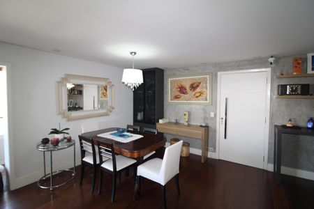 Apartamento à venda com 164m², 3 quartos e 4 vagasSala