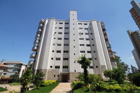 Apartamento à venda com 164m², 3 quartos e 4 vagasFachada
