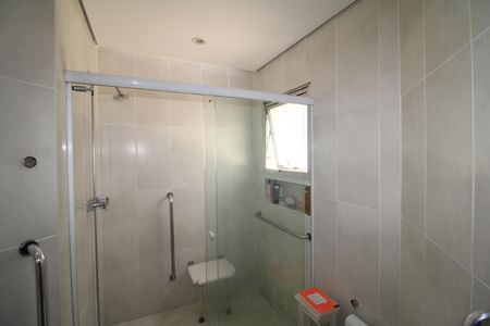 Apartamento à venda com 164m², 3 quartos e 4 vagasQuarto 2 - Banheiro