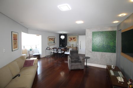 Apartamento à venda com 164m², 3 quartos e 4 vagasSala