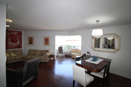 Apartamento à venda com 164m², 3 quartos e 4 vagasSala