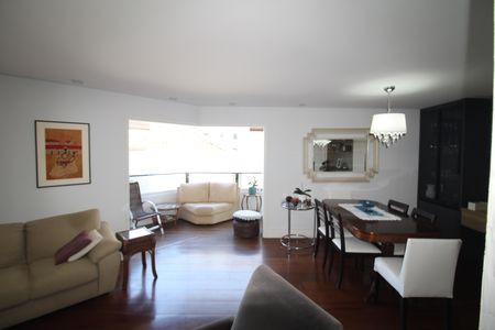 Apartamento à venda com 164m², 3 quartos e 4 vagasSala