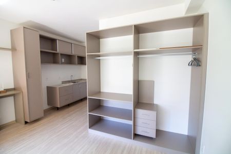 Studio à venda com 28m², 1 quarto e sem vagaSala / Quarto - Studio