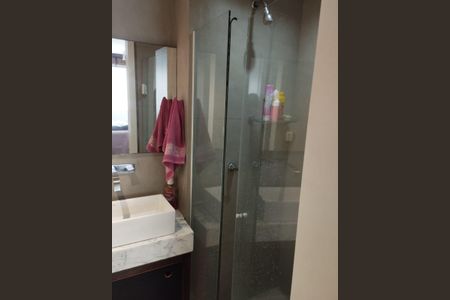 Apartamento à venda com 79m², 2 quartos e 1 vaga Apartamento à venda com 79m², 2 quartos e 1 vagaBanheiro