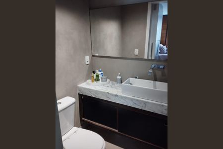 Apartamento à venda com 79m², 2 quartos e 1 vaga Apartamento à venda com 79m², 2 quartos e 1 vagaBanheiro