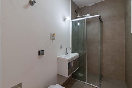 Banheiro de apartamento para alugar com 1 quarto, 40m² em Bom Retiro, São Paulo