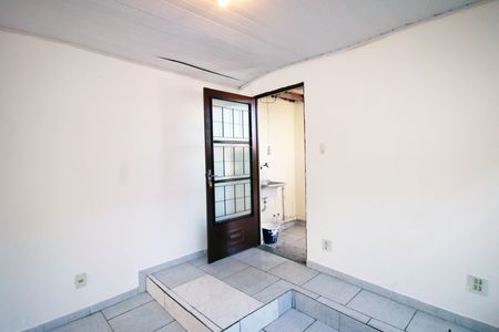 Sala de casa para alugar com 1 quarto, 40m² em Brás de Pina, Rio de Janeiro