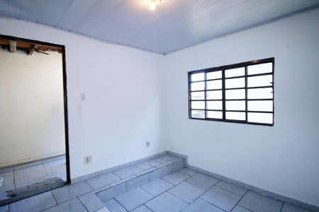 Sala de casa para alugar com 1 quarto, 40m² em Brás de Pina, Rio de Janeiro