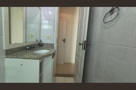 Apartamento à venda com 84m², 2 quartos e 2 vagasBanheiro da Suíte 