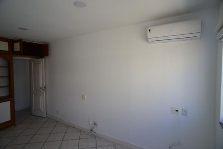 Apartamento para alugar com 380m², 4 quartos e 3 vagas Apartamento para alugar com 380m², 4 quartos e 3 vagasQuarto 2