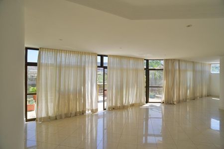 Apartamento para alugar com 380m², 4 quartos e 3 vagas Apartamento para alugar com 380m², 4 quartos e 3 vagasSala