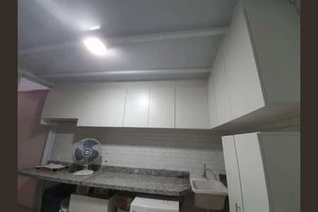 Casa à venda com 200m², 3 quartos e 2 vagasÁrea de serviço