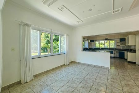 Casa de condomínio para alugar com 830m², 3 quartos e 4 vagas