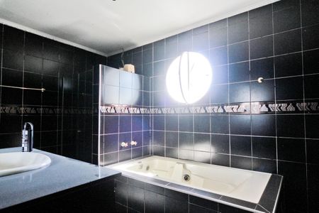 Casa à venda com 400m², 4 quartos e 8 vagasBanheiro