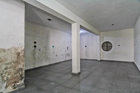 Casa à venda com 400m², 4 quartos e 8 vagasSalão