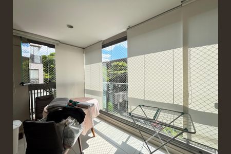 Apartamento à venda com 64m², 2 quartos e 1 vagaVaranda