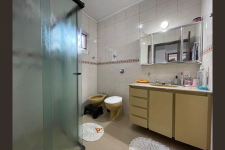 Casa à venda com 190m², 4 quartos e 2 vagas Casa à venda com 190m², 4 quartos e 2 vagasBanheiro 2