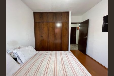 Casa à venda com 190m², 4 quartos e 2 vagas Casa à venda com 190m², 4 quartos e 2 vagasQuarto 1