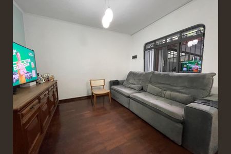 Casa à venda com 190m², 4 quartos e 2 vagas Casa à venda com 190m², 4 quartos e 2 vagasSala