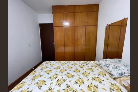 Casa à venda com 190m², 4 quartos e 2 vagas Casa à venda com 190m², 4 quartos e 2 vagasQuarto 2
