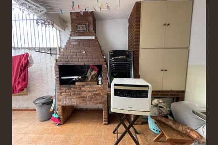 Casa à venda com 190m², 4 quartos e 2 vagas Casa à venda com 190m², 4 quartos e 2 vagasQuintal