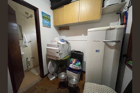 Casa à venda com 190m², 4 quartos e 2 vagas Casa à venda com 190m², 4 quartos e 2 vagasQuarto de serviço/Despensa