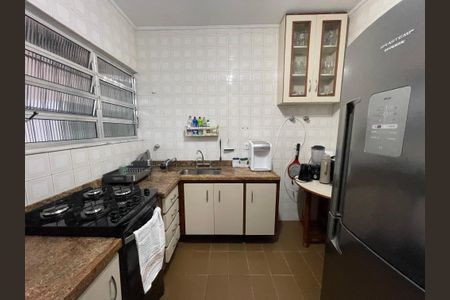 Casa à venda com 190m², 4 quartos e 2 vagas Casa à venda com 190m², 4 quartos e 2 vagasCozinha