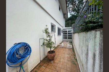 Casa à venda com 190m², 4 quartos e 2 vagas Casa à venda com 190m², 4 quartos e 2 vagasQuintal