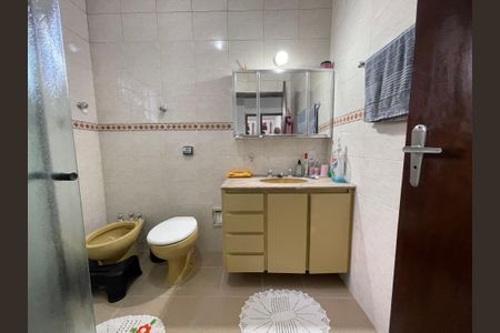 Casa à venda com 190m², 4 quartos e 2 vagas Casa à venda com 190m², 4 quartos e 2 vagasBanheiro 2