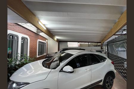 Casa à venda com 190m², 4 quartos e 2 vagas Casa à venda com 190m², 4 quartos e 2 vagasGaragem