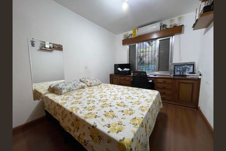 Casa à venda com 190m², 4 quartos e 2 vagas Casa à venda com 190m², 4 quartos e 2 vagasQuarto 2