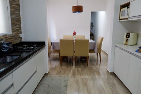 Casa à venda com 115m², 3 quartos e 2 vagas Casa à venda com 115m², 3 quartos e 2 vagasCozinha