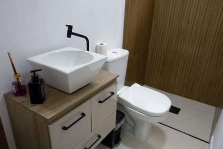 Casa à venda com 115m², 3 quartos e 2 vagas Casa à venda com 115m², 3 quartos e 2 vagasBanheiro