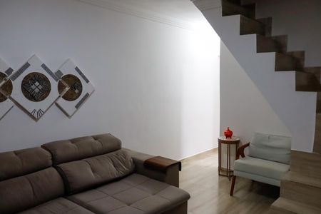 Casa à venda com 115m², 3 quartos e 2 vagas Casa à venda com 115m², 3 quartos e 2 vagassala