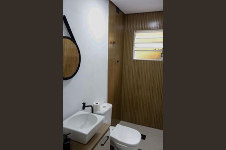 Casa à venda com 115m², 3 quartos e 2 vagas Casa à venda com 115m², 3 quartos e 2 vagasBanheiro