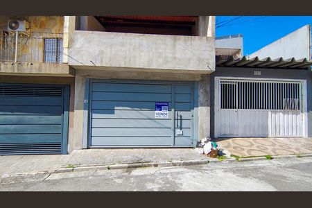 Casa à venda com 115m², 3 quartos e 2 vagas Casa à venda com 115m², 3 quartos e 2 vagasFachada