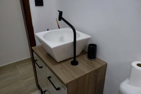 Casa à venda com 115m², 3 quartos e 2 vagas Casa à venda com 115m², 3 quartos e 2 vagasBanheiro