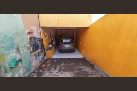 Casa à venda com 185m², 4 quartos e 2 vagas Casa à venda com 185m², 4 quartos e 2 vagasGaragem