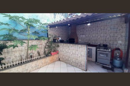 Casa à venda com 185m², 4 quartos e 2 vagas