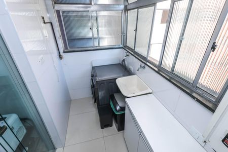 Apartamento à venda com 70m², 2 quartos e 1 vagaÁrea de Serviço