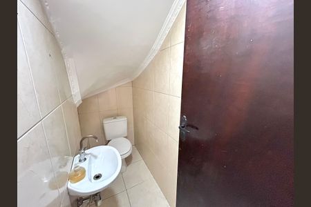 Casa à venda com 299m², 3 quartos e 2 vagas Casa à venda com 299m², 3 quartos e 2 vagasBanheiro 2