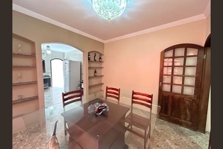 Casa à venda com 299m², 3 quartos e 2 vagas Casa à venda com 299m², 3 quartos e 2 vagasCopa