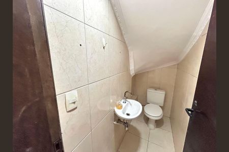 Casa à venda com 299m², 3 quartos e 2 vagas Casa à venda com 299m², 3 quartos e 2 vagasBanheiro 2