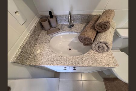 Apartamento à venda com 50m², 2 quartos e 1 vaga Apartamento à venda com 50m², 2 quartos e 1 vagaBanheiro Social