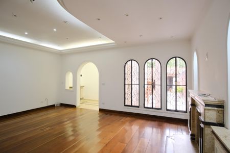 Casa à venda com 320m², 5 quartos e 3 vagasSala