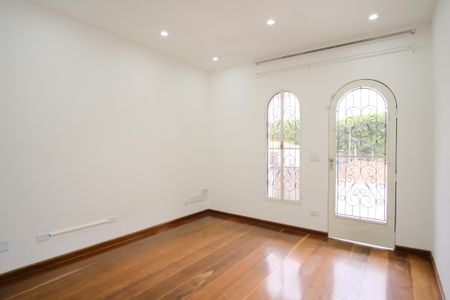 Casa à venda com 320m², 5 quartos e 3 vagasSuíte 1