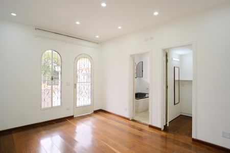 Casa à venda com 320m², 5 quartos e 3 vagasSuíte 1